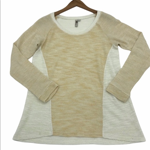 KUT from the KLOTH Gold Weave Top - Picture 1 of 7